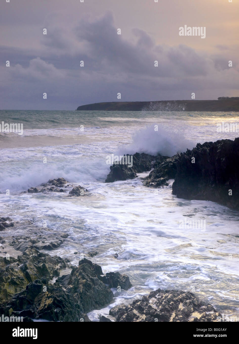 Schaum gekappt, Wellen und wütend Meere East Cork Irland Stockfoto