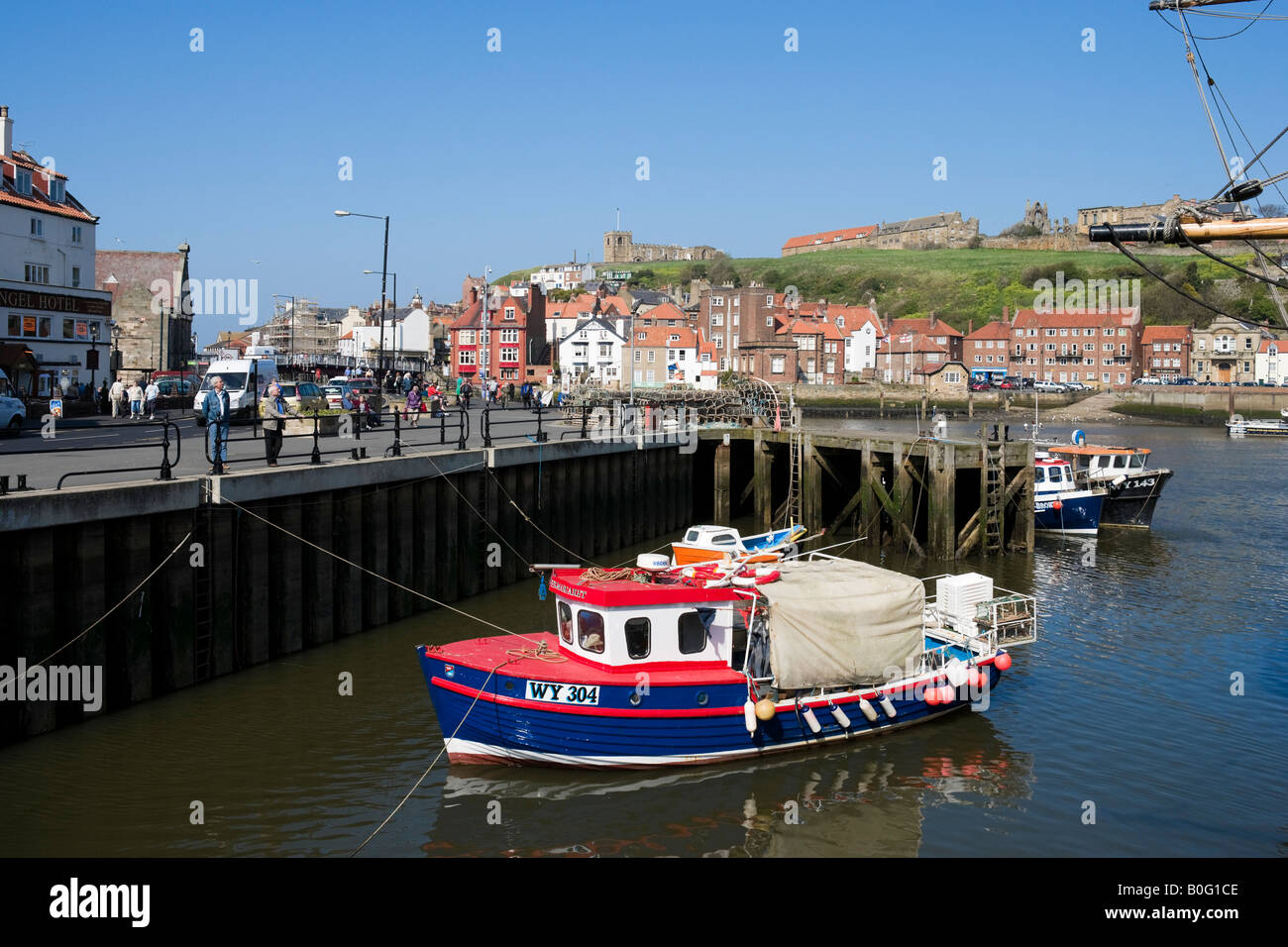 Boote im Hafen von Whitby, East Coast, North Yorkshire, England, Vereinigtes Königreich Stockfoto