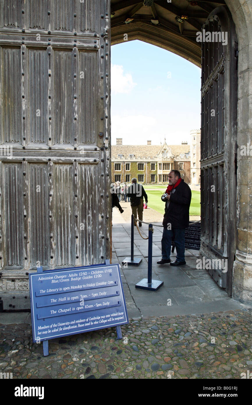 Der Haupteingang, "Große Tor" Trinity College Cambridge, UK Stockfoto