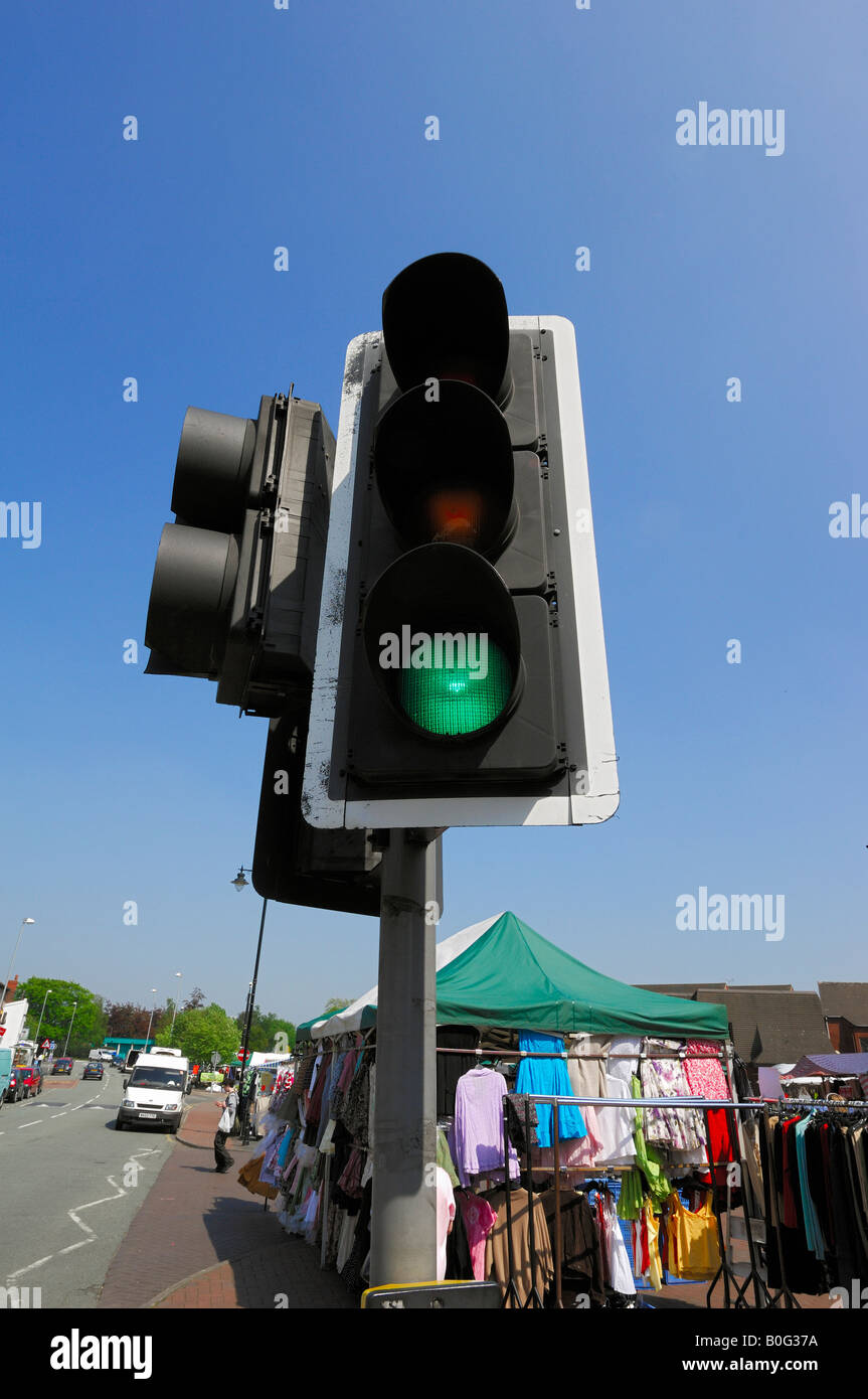 Ampeln an einem Fußgängerüberweg Stockfoto