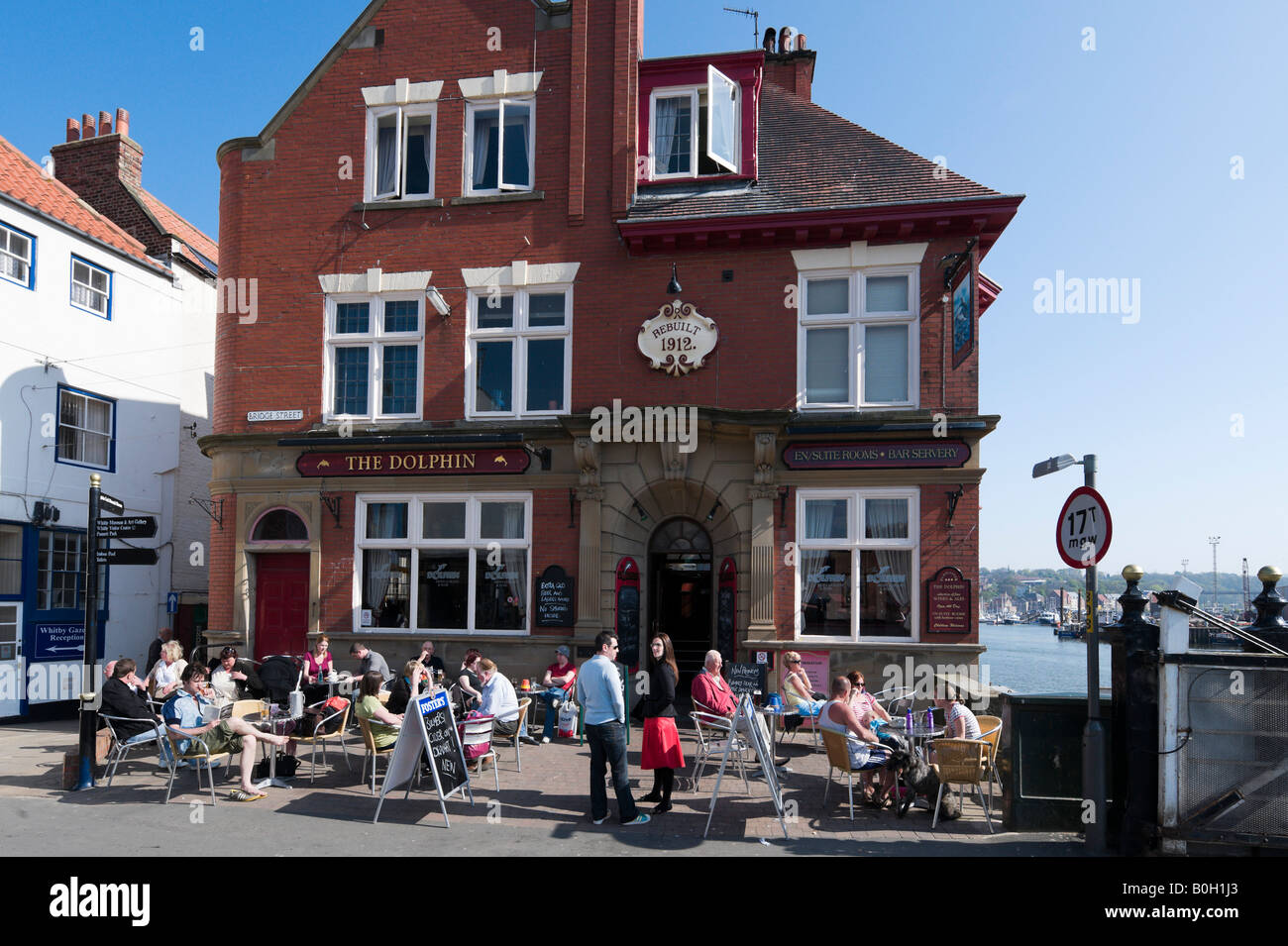 Waterfront-Pub, Whitby, Ostküste, North Yorkshire, England, Vereinigtes Königreich Stockfoto