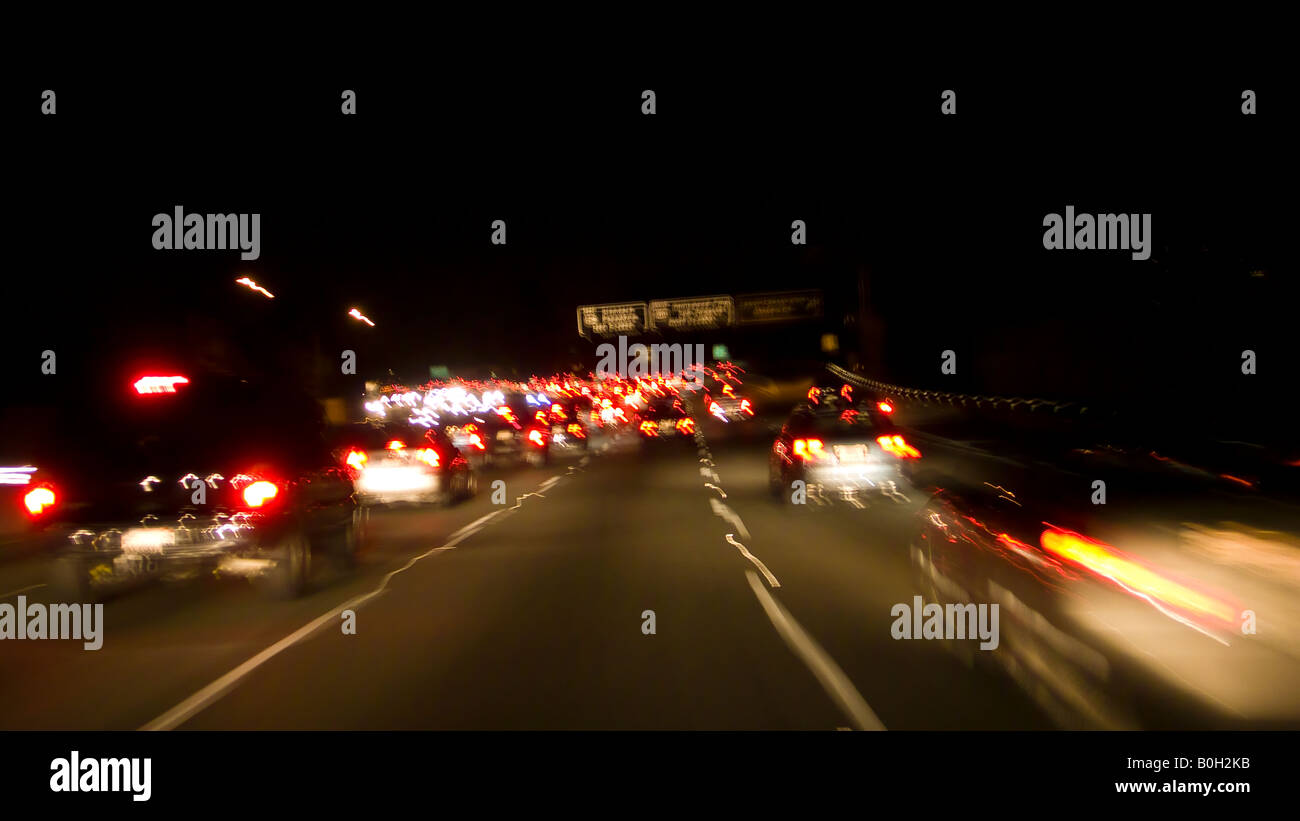 Nächtliche Autobahn-Verkehr Stockfoto