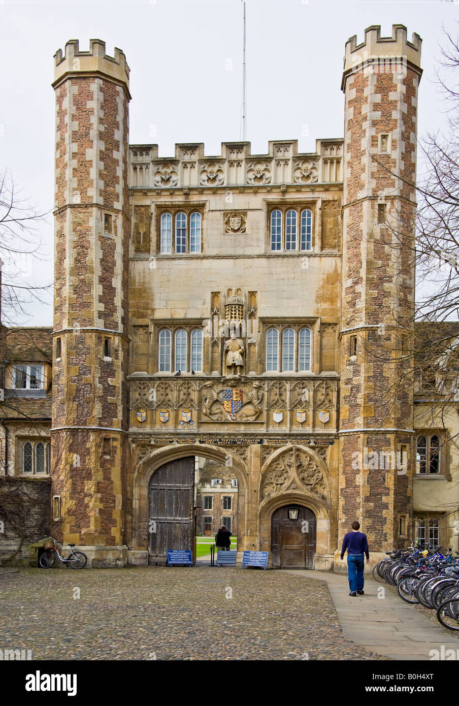 Das große Tor, Haupteingang ins Trinity College. Stockfoto
