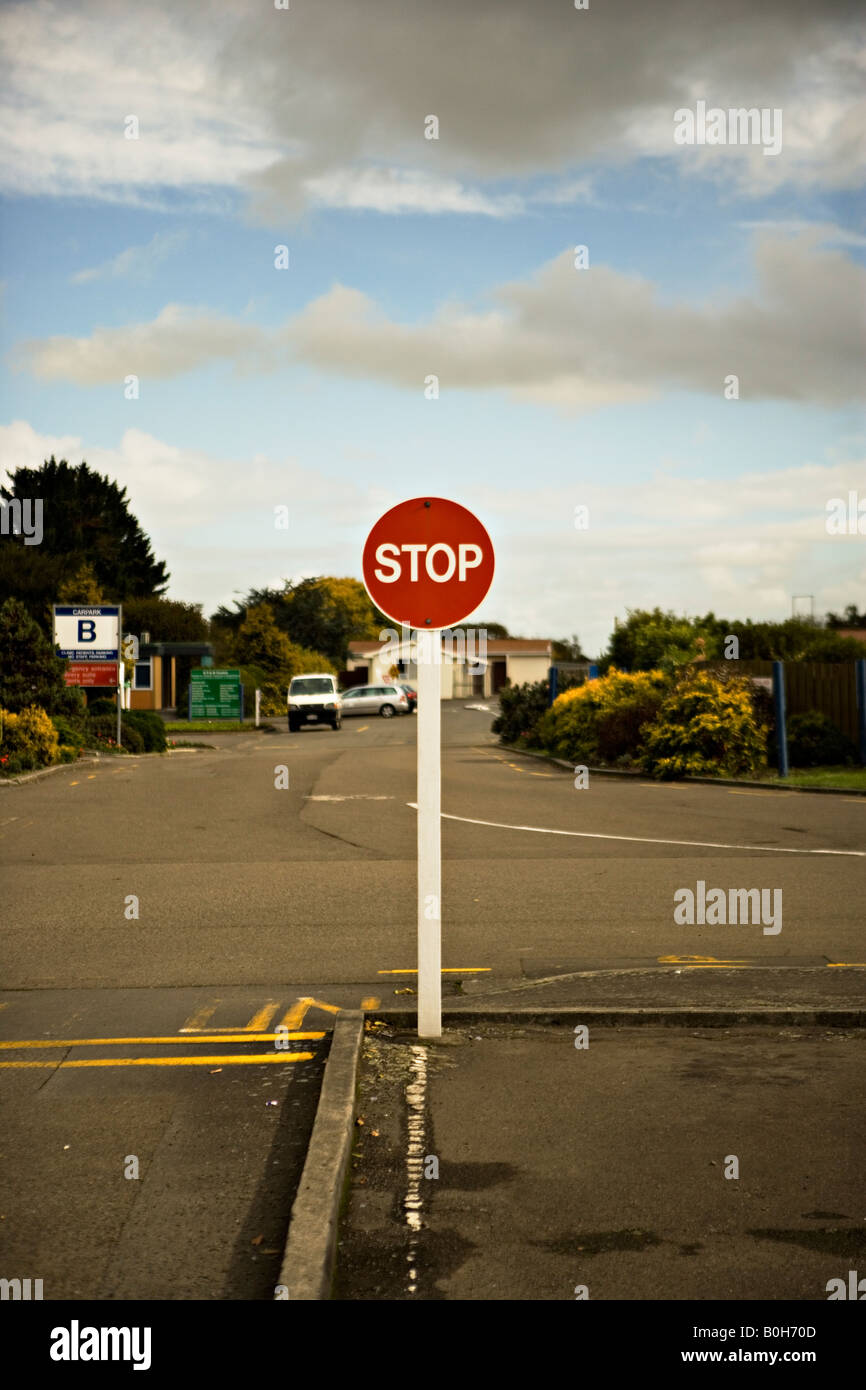 Stop-Schild Krankenhaus-Parkplatz Palmerston North New Zealand Stockfoto