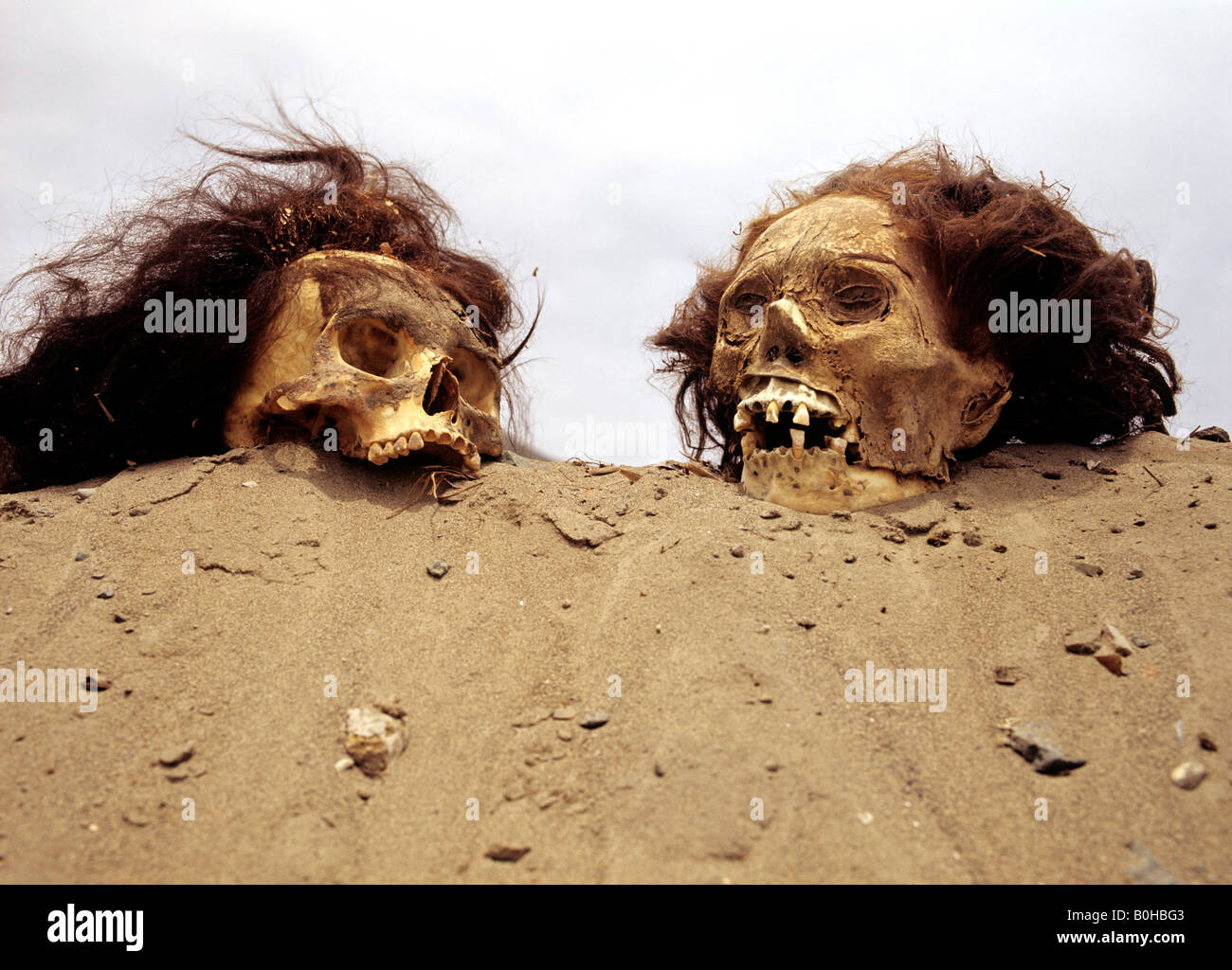 Inca-Gräber, Schädel, Inka-Mumien, archäologische Ausgrabungen, Puruchuco-Huaquerones, in der Nähe von Lima, Peru, Südamerika Stockfoto