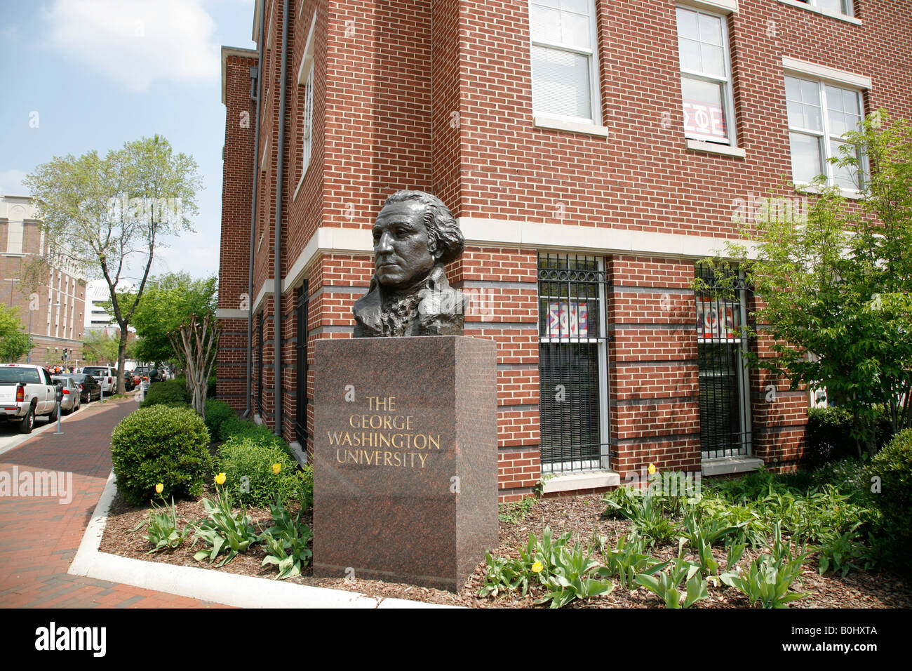 Statue von George Washington in der Nähe von The George Washington University, Washington DC, USA Stockfoto