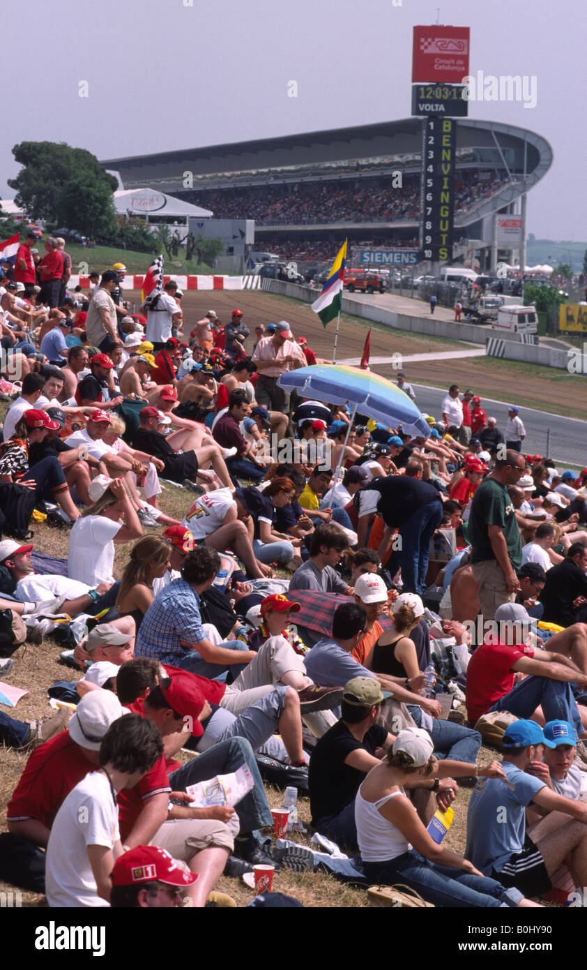 Zuschauer beim spanischen F1 Grand Prix 2003. Circuit de Katalonien