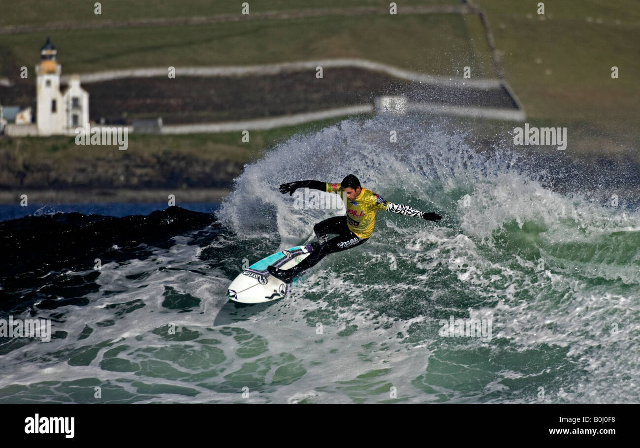 Surfer Surfen bei Thurso East, während O'Neill Highland Open 2008, Thurso, Caithness, Highlands, Schottland, Vereinigtes Königreich, Europa Stockfoto