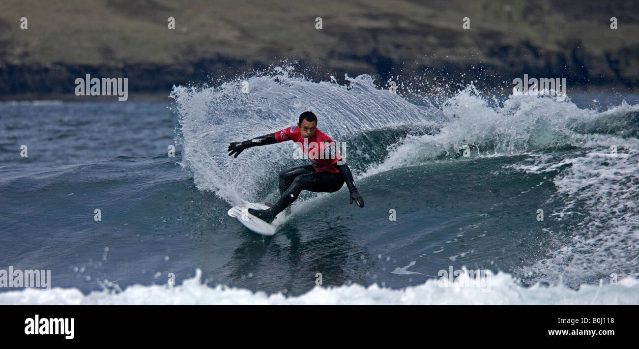 Surfer Surfen bei Thurso East, während O'Neill Highland Open 2008, Thurso, Caithness, Highlands, Schottland, Vereinigtes Königreich, Europa Stockfoto