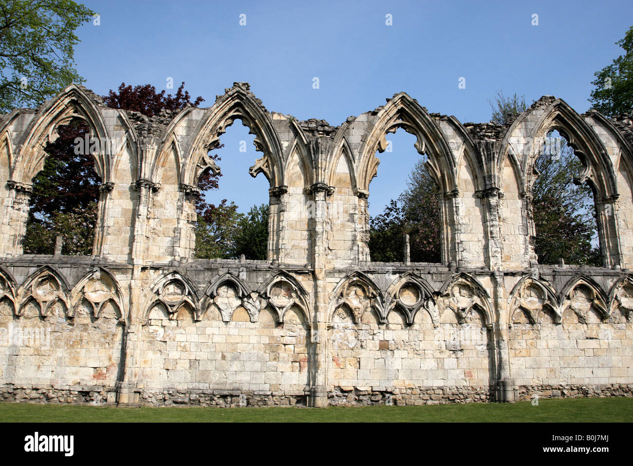 Ruinen der St. Marys Abtei innerhalb des Museums Gärten York North Yorkshire England uk Stockfoto