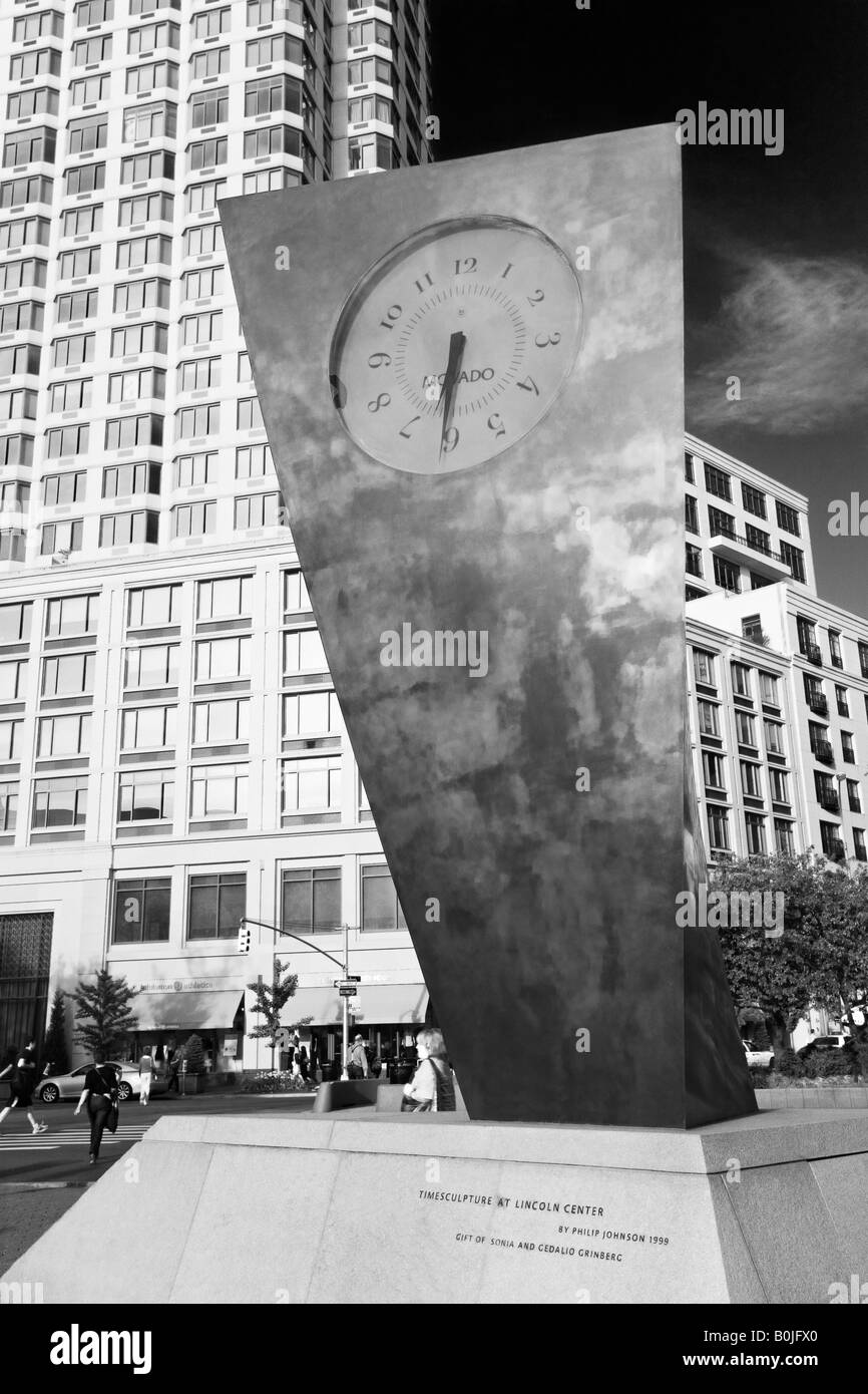 Timesculpture im Lincoln Center Upper West Side New York City New York USA Künstler Philip Johnson Stockfoto