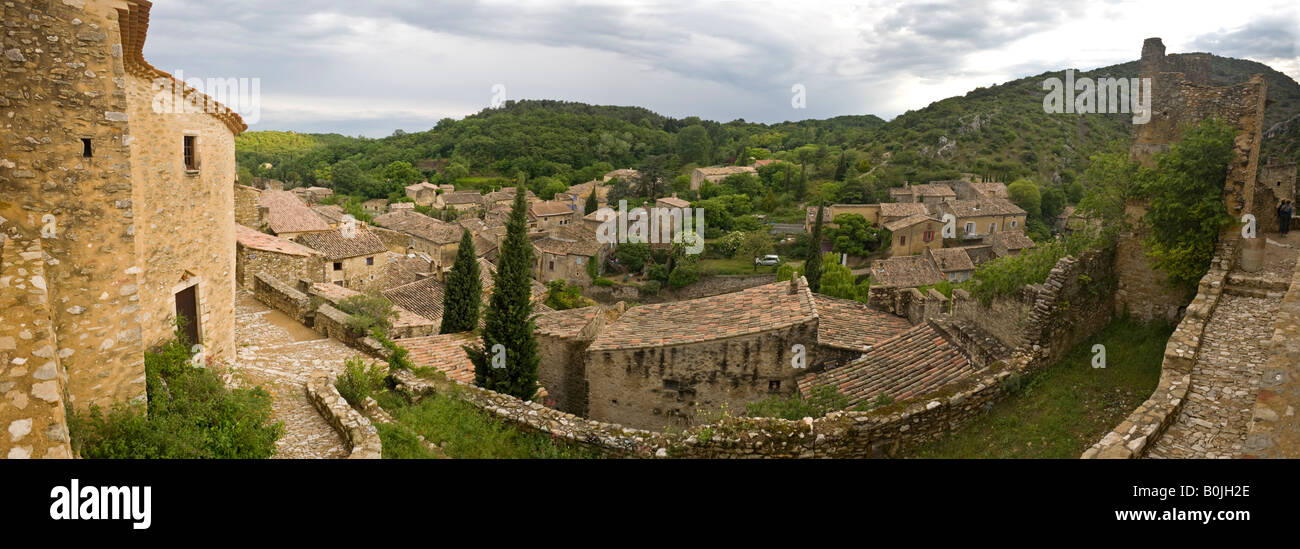 Ein Blick auf das Dorf Saint-Montan-Mittelalter (Ardèche - Frankreich). Vue Panoramique du Village de Saint Montan (Ardèche - Frankreich) Stockfoto