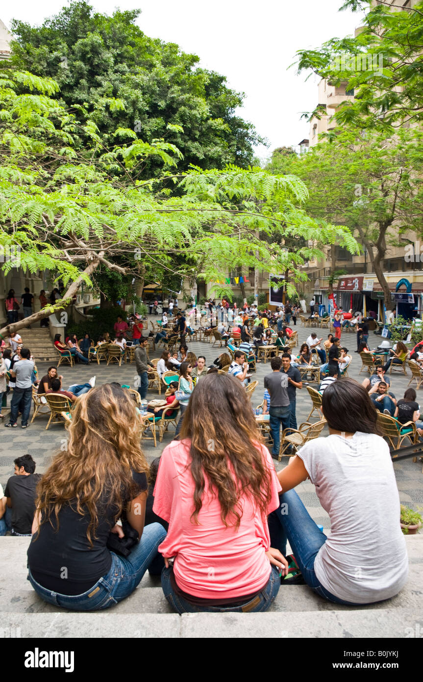 Studenten, die entspannend, American University in Kairo, Ägypten Stockfoto