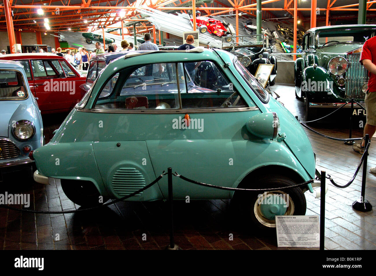 Beaulieu, New Forest, Hampshire, SO42 7ZN, Brockenhurst, England, UK, Automobilia, Sterne, NMM Vertrauen, fahrende Autos, Fahrer, Stockfoto