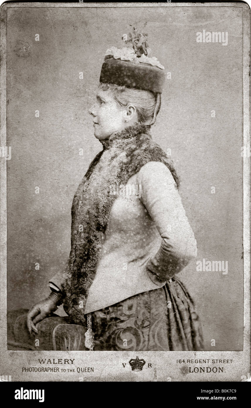 'Porträt einer Frau', c 1875-1915 Artist: walery Stockfoto