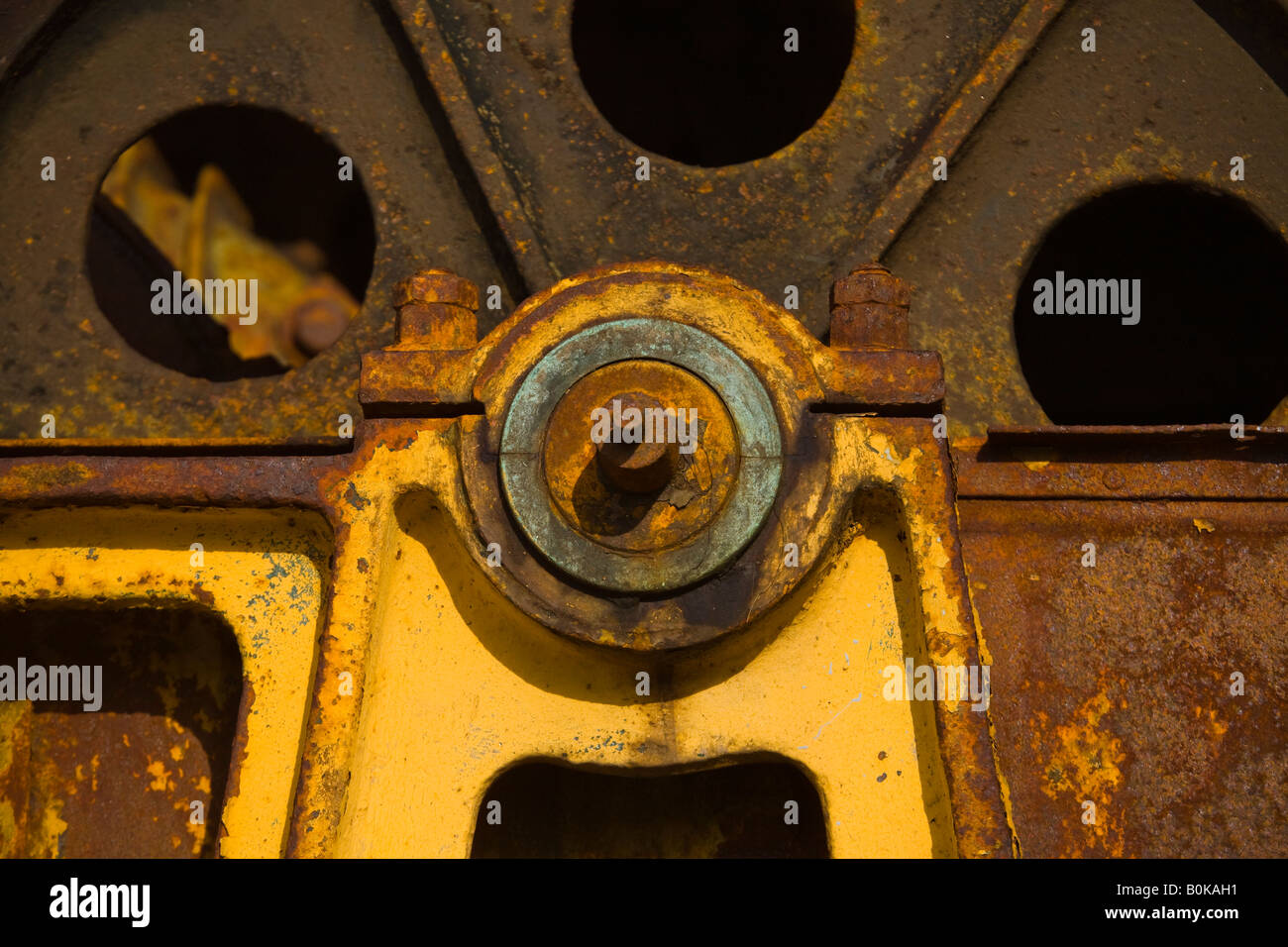 Rusty cog in stillgelegten Kran am Hafen, Irvine, Ayrshire, Schottland Stockfoto