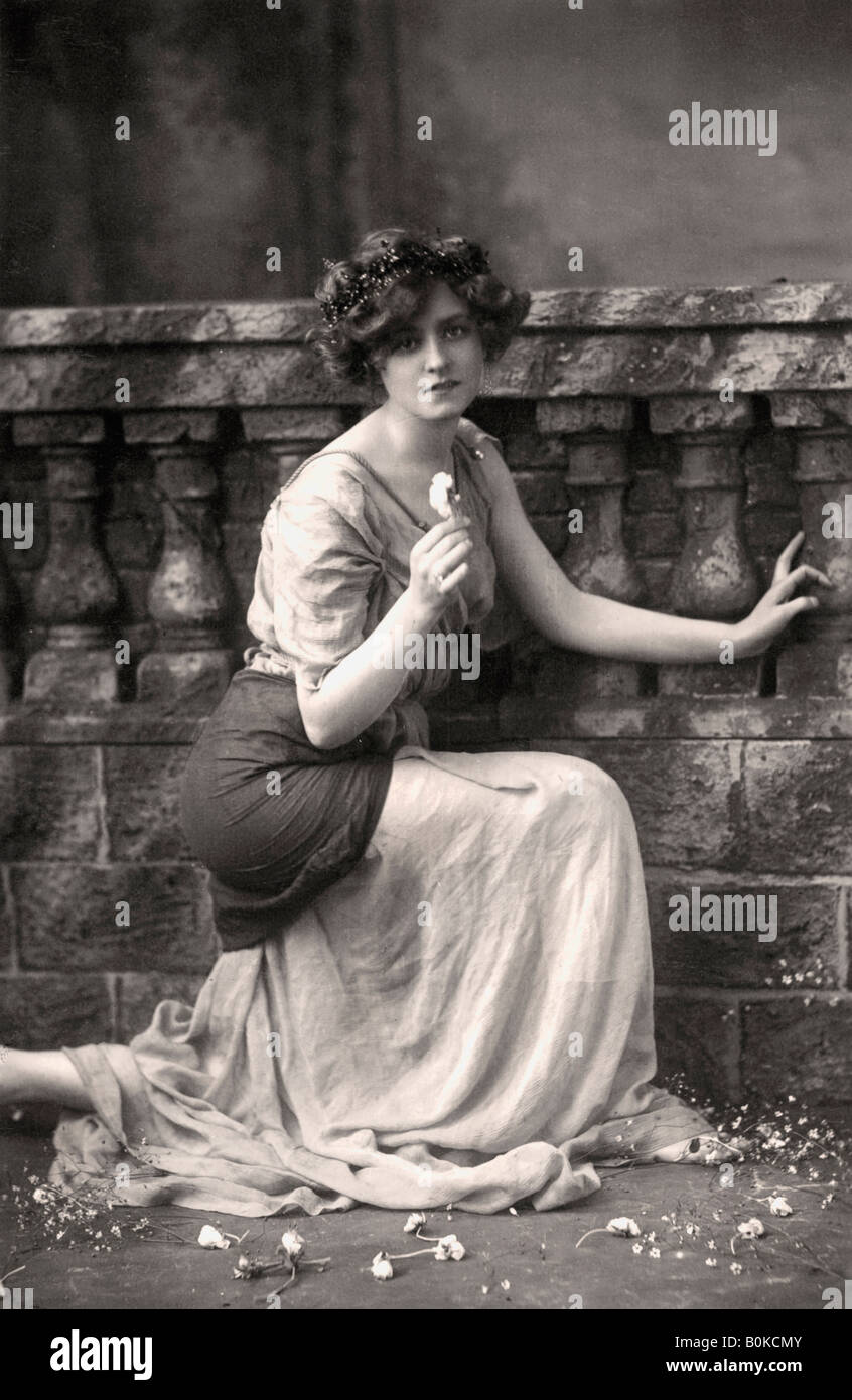 Gabrielle Ray (1883-1973), deutsche Schauspielerin, 1900. Artist: W&D Downey Stockfoto
