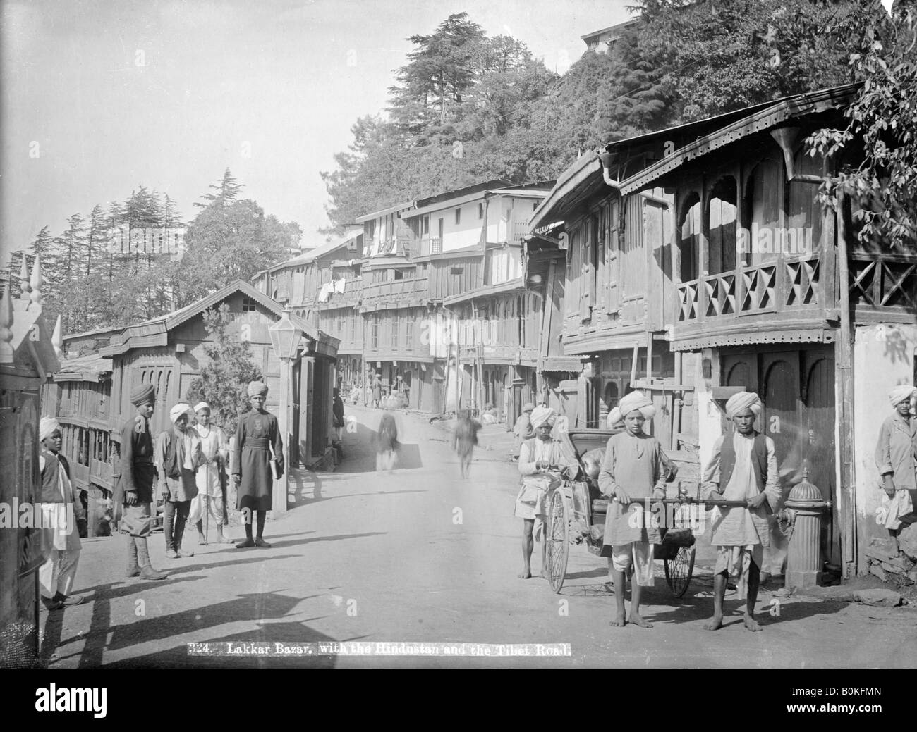 Lakkar Basar, mit dem Hindustan und dem Tibet Road, Simla, Indien, 20. Artist: Unbekannt Stockfoto