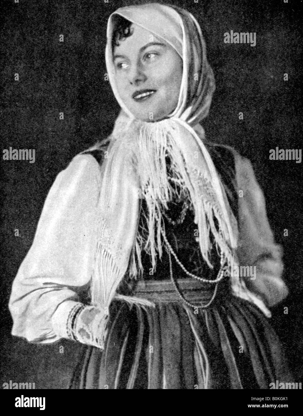 Polnische Frau in traditioneller Kleidung, 1936. Artist: Unbekannt Stockfoto