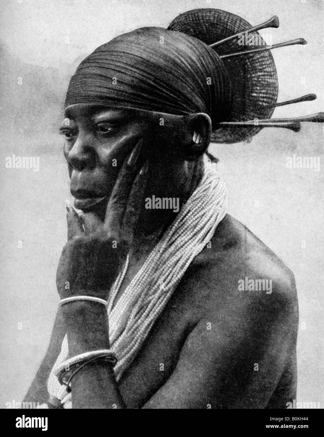 Queen Nenzima der Mangbetu, belgischen Kongo (Republik Kongo), 1922 Künstler: H Lang Stockfoto