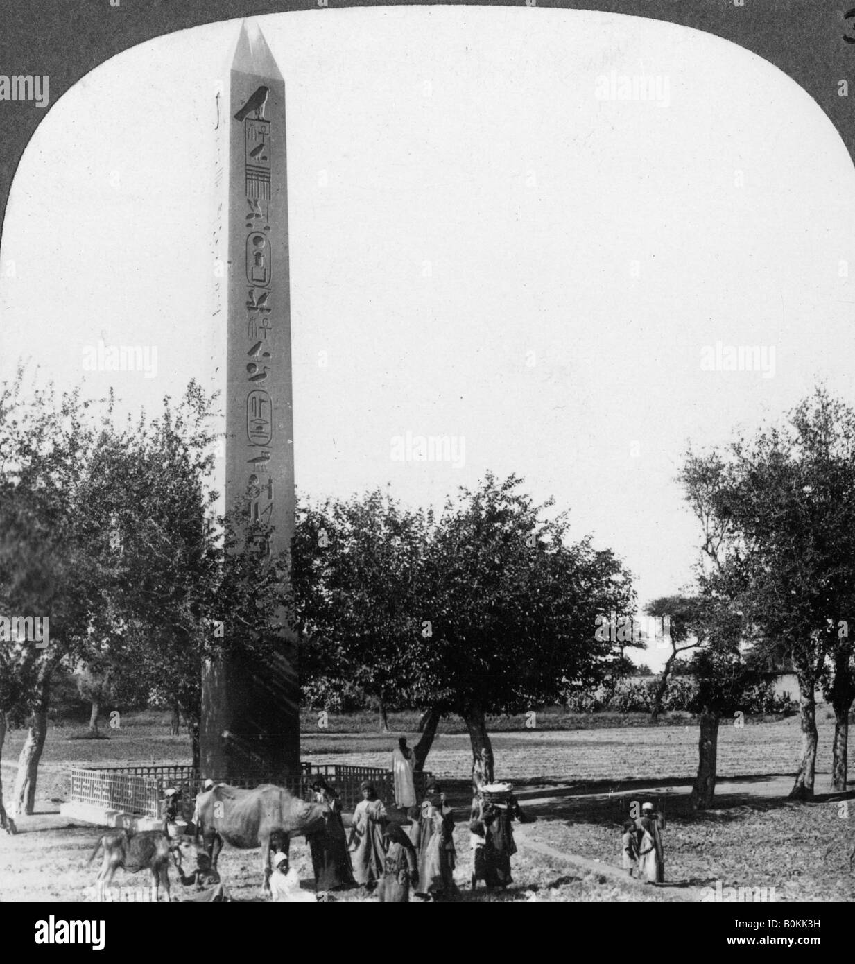 Der Obelisk von Heliopolis, Ägypten, 1905. Artist: Underwood & Underwood Stockfoto