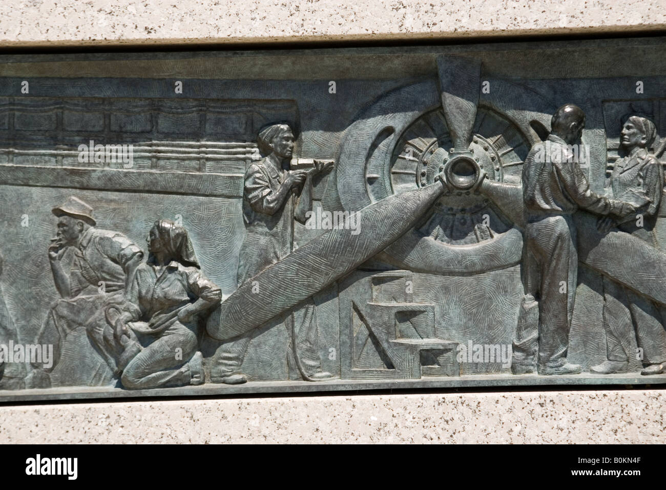 Bronzerelief an der National World War II Memorial in Washington D C Vereinigte Staaten von Amerika Stockfoto