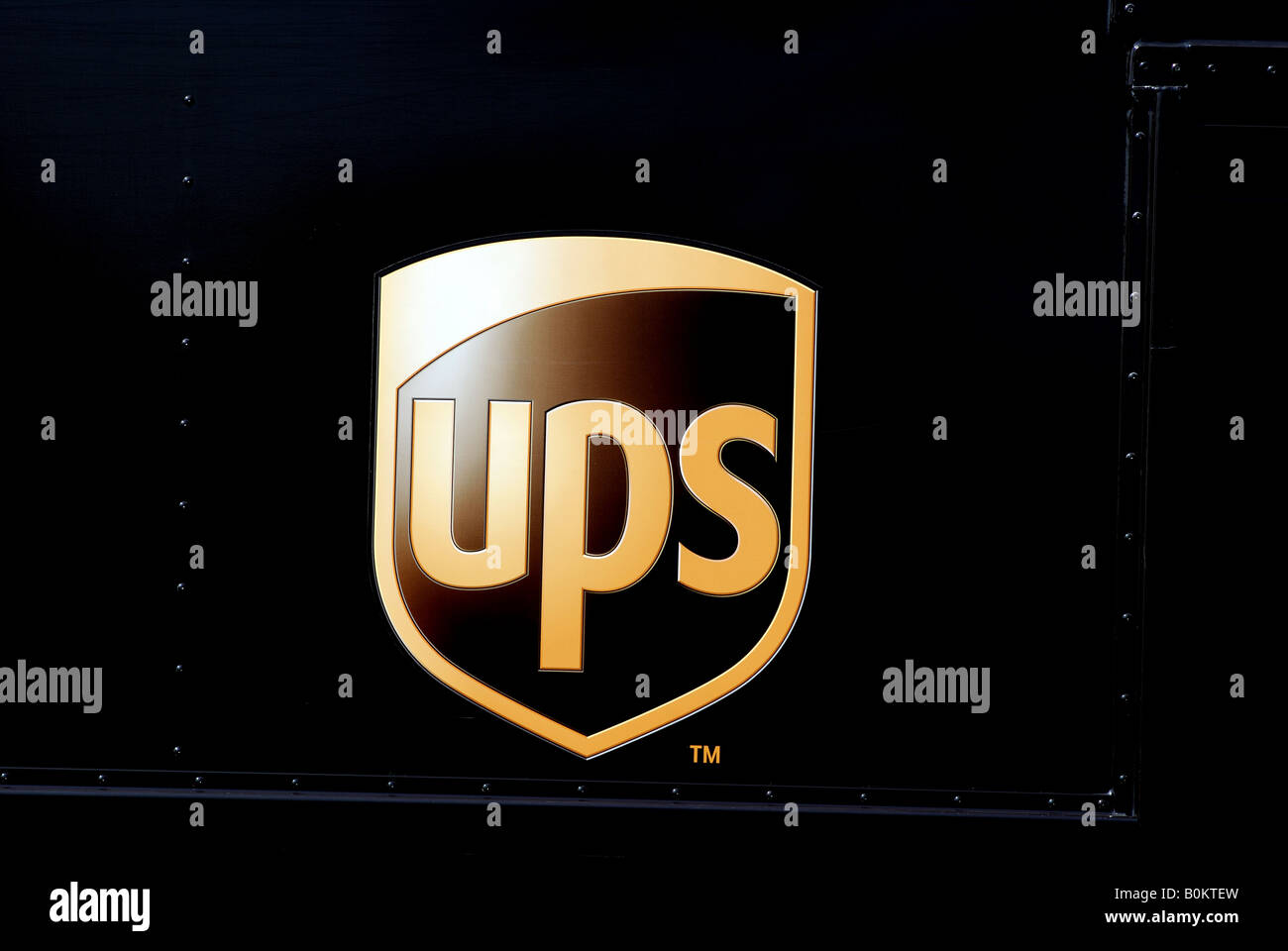 UPS-Logo auf van Seite, UK Stockfoto