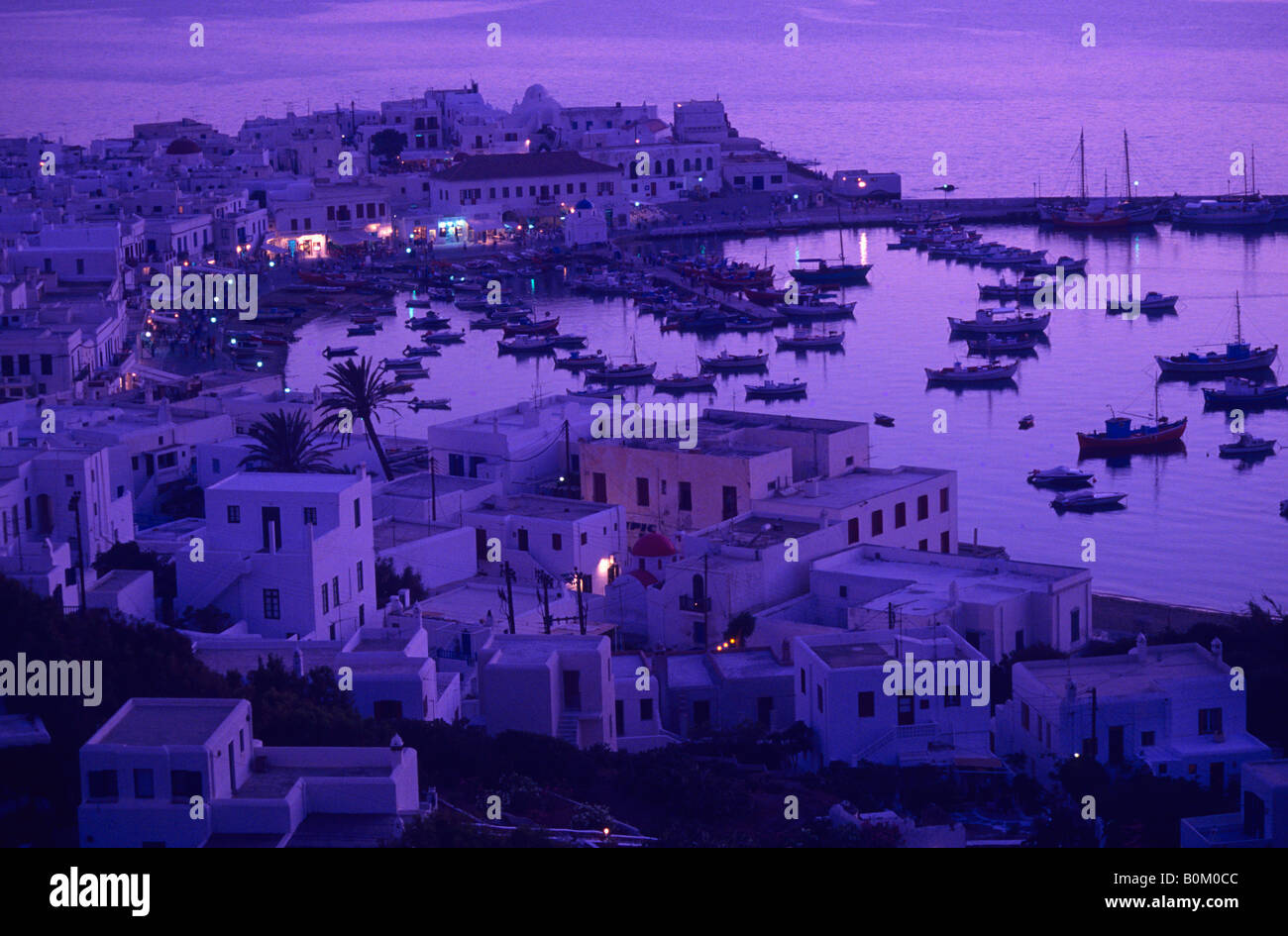 Mykonos Hafen in der Abenddämmerung Mykonos Griechenland Stockfoto