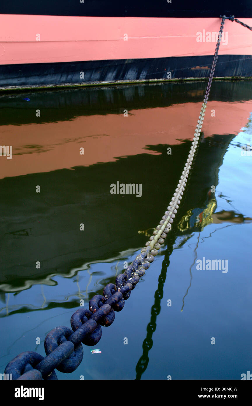 Alte Schiff Schiffsrumpf Leuvehaven Hafen Rotterdam Stockfoto