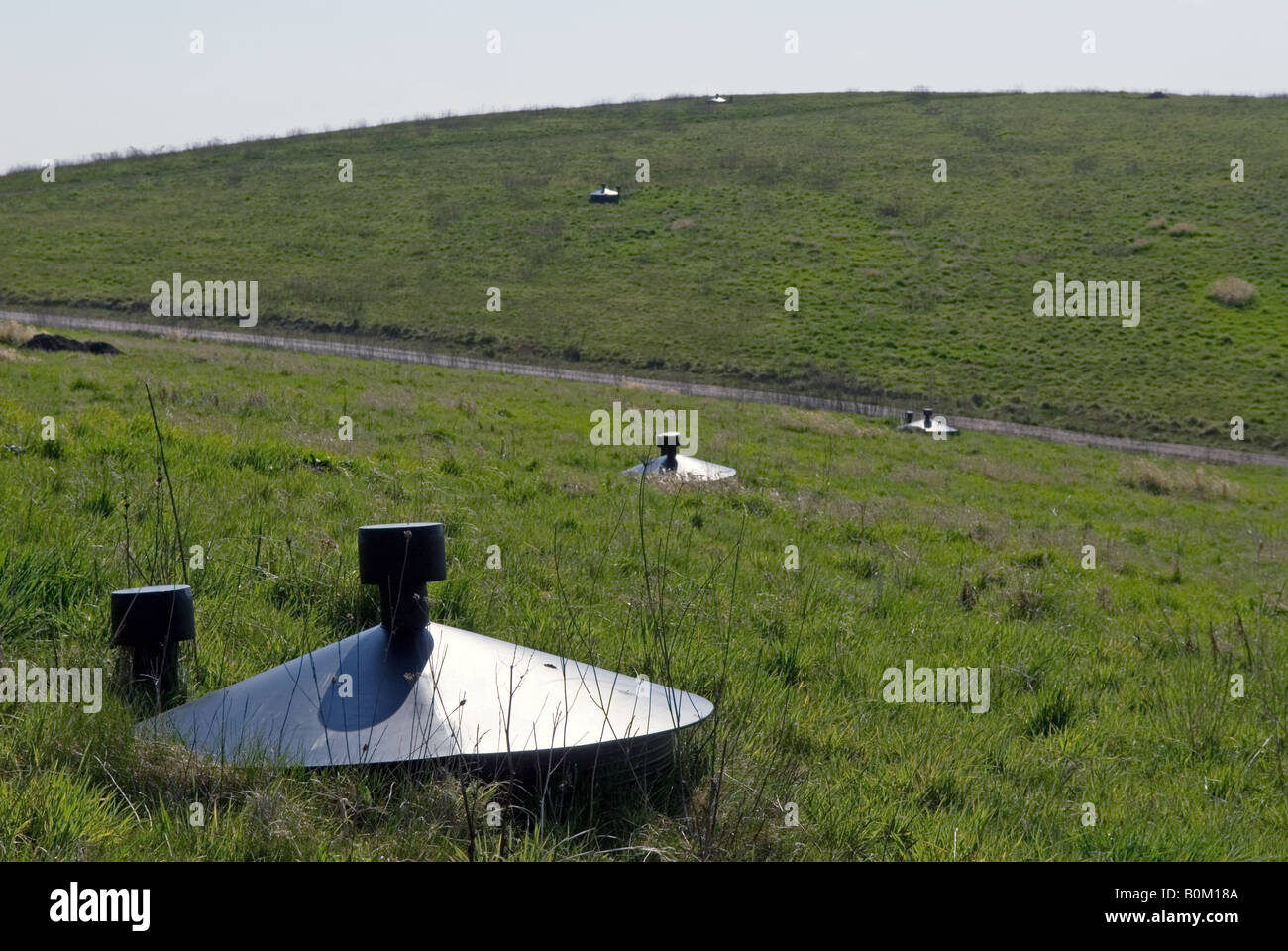 Wasser-Vent aus einer geschlossenen Haushalt Abfall Deponie, Oldenburg, Niedersachsen, Deutschland. Stockfoto