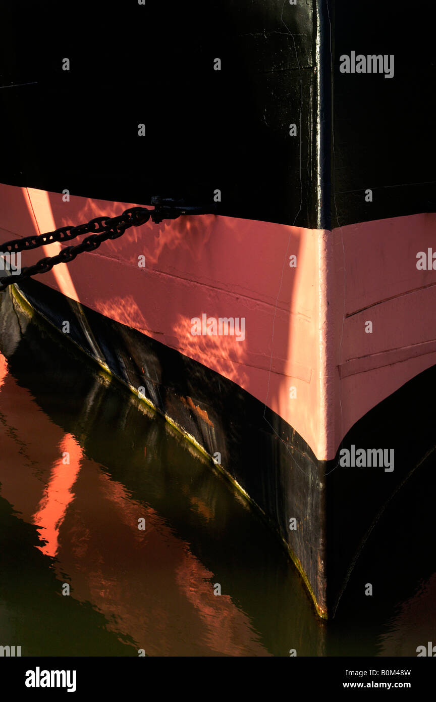 Alte Schiff Schiffsrumpf Leuvehaven Hafen Rotterdam Stockfoto