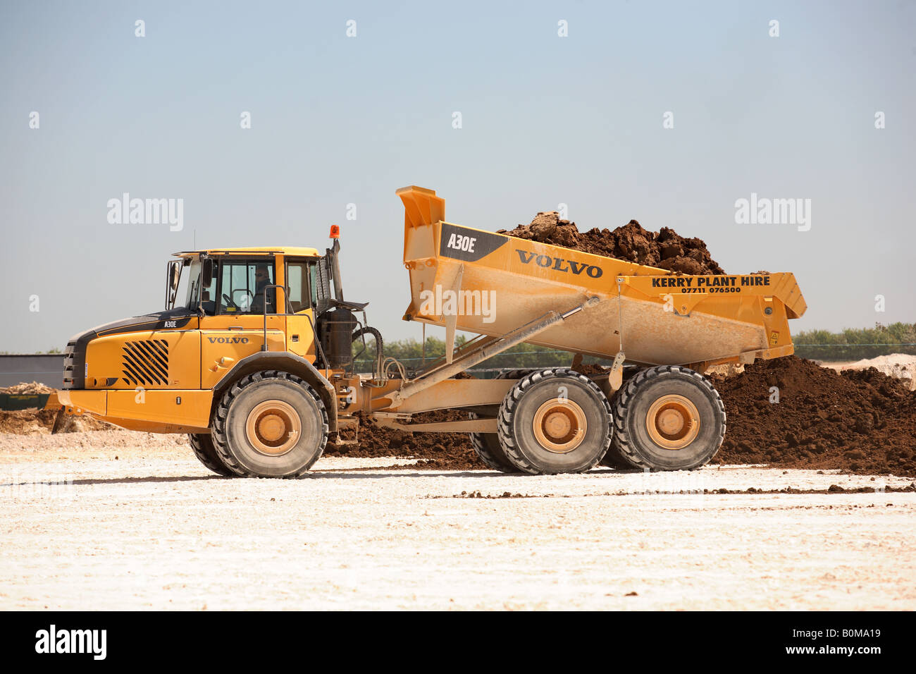 Eine große Erdbewegungen LKW auf einer Baustelle Stockfoto