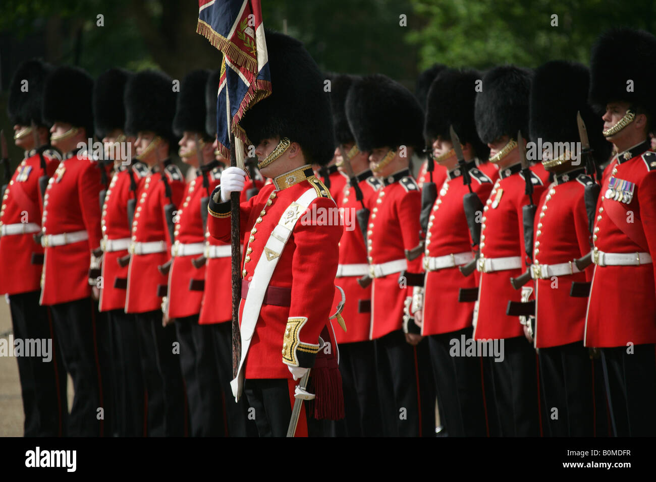 City of Westminster, England. Die Guards Regiment auf zeremonielle Aufgaben bei Horse Guards Parade. Stockfoto