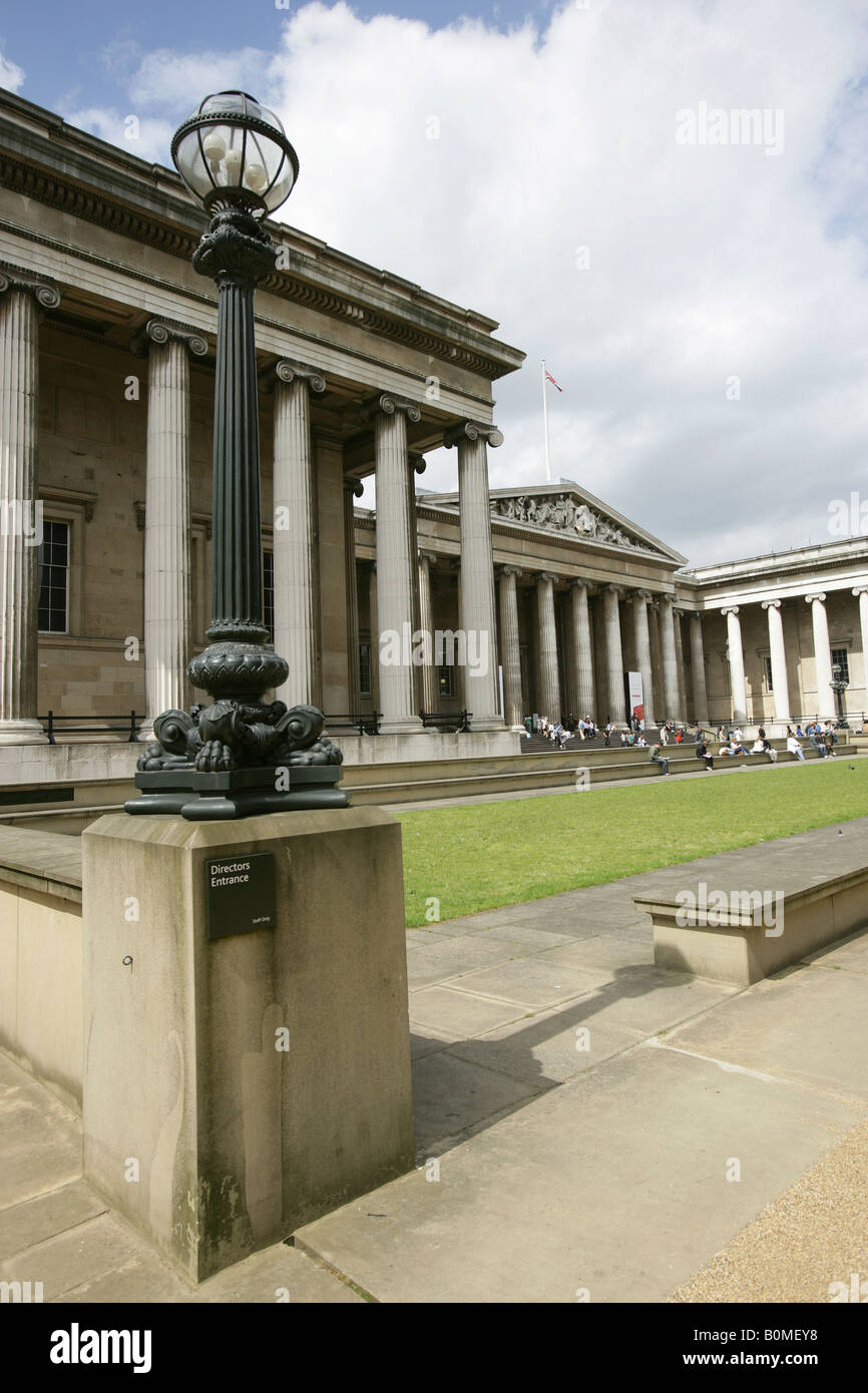 City of London, England. Die Fassade des British Museum am Great Russell Street. Stockfoto