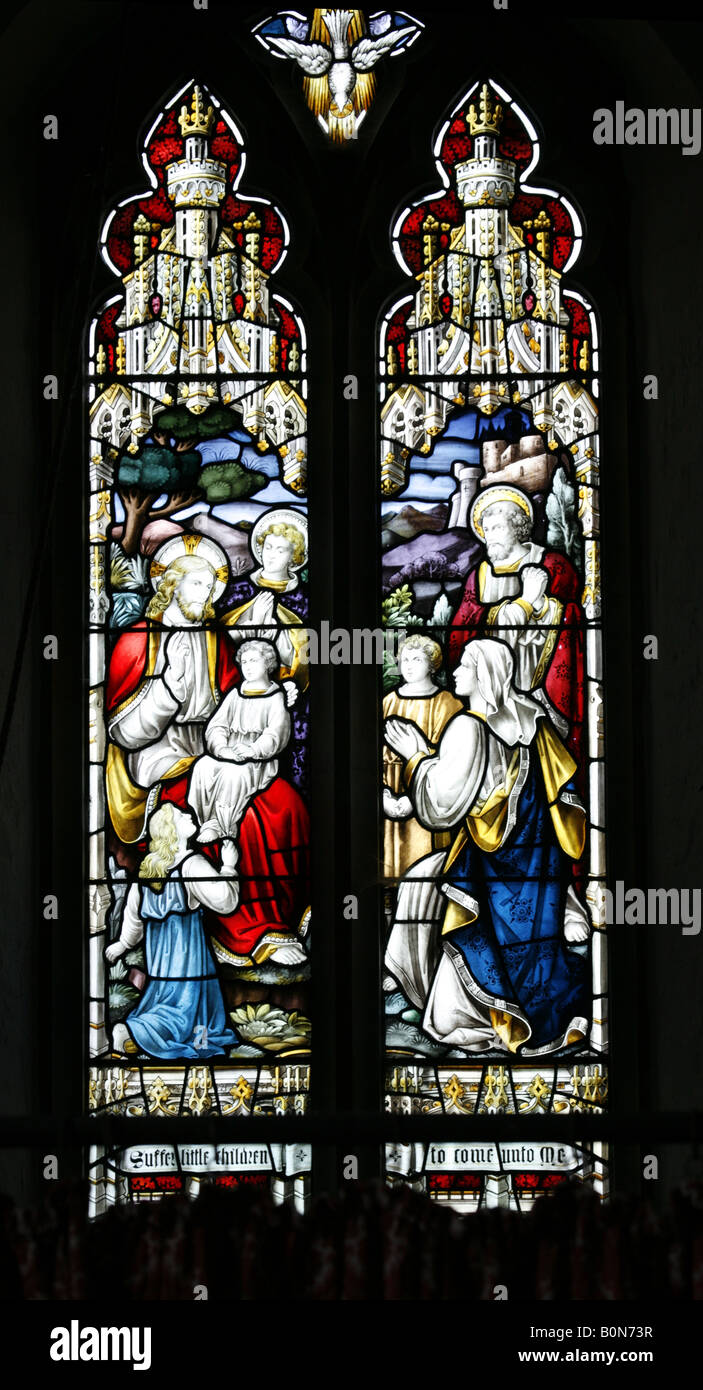 Hoveton Kirche Norfolk Glasfenster mit Darstellung der Bibelgeschichte Die kleinen Kinder sollen zu mir kommen Stockfoto