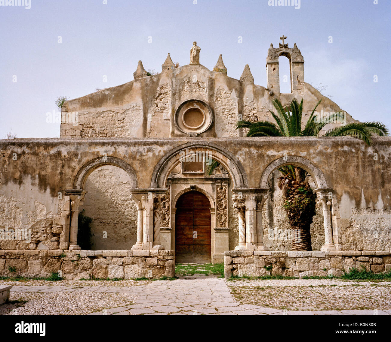 Chiesa San Giovanni und die Katakomben von St. John ein 12. Jahrhundert normannische Kirche. Syrakus oder Siracusa Sizilien Italien EU Stockfoto