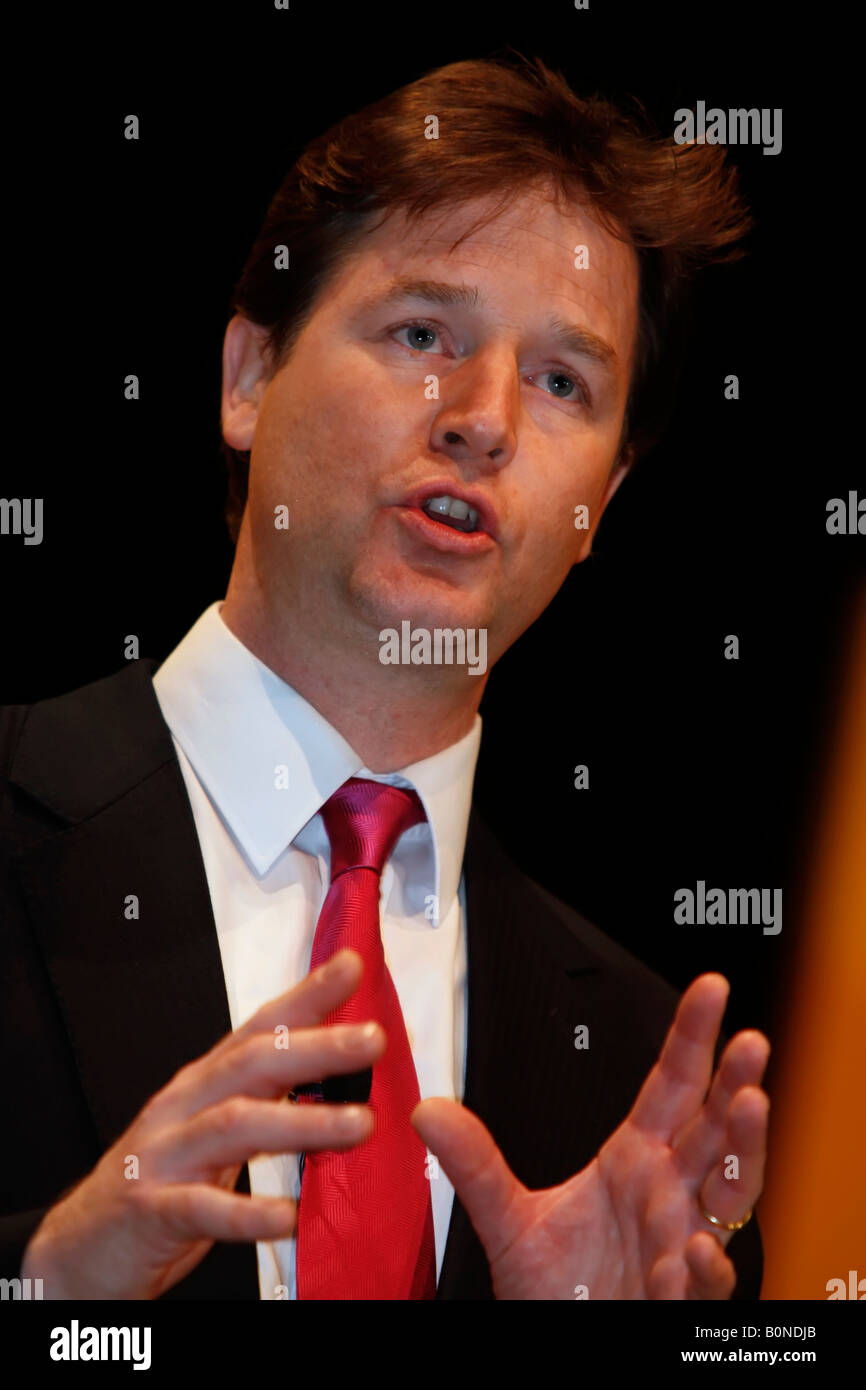 Nick Clegg MP, Führer der Liberaldemokraten und stellvertretender Ministerpräsident, Adressierung der liberale Demokrat-Frühjahrskonferenz Stockfoto