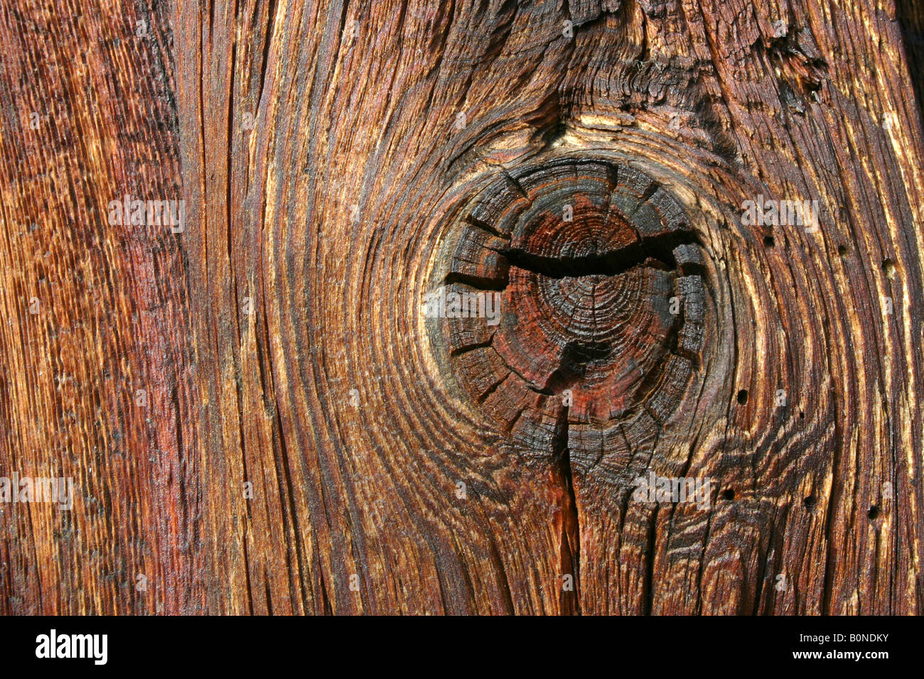 Alte verwitterte Holz aus einem Bauernhaus in Fana, Norwegen. Hordamuseet, Stend Stockfoto