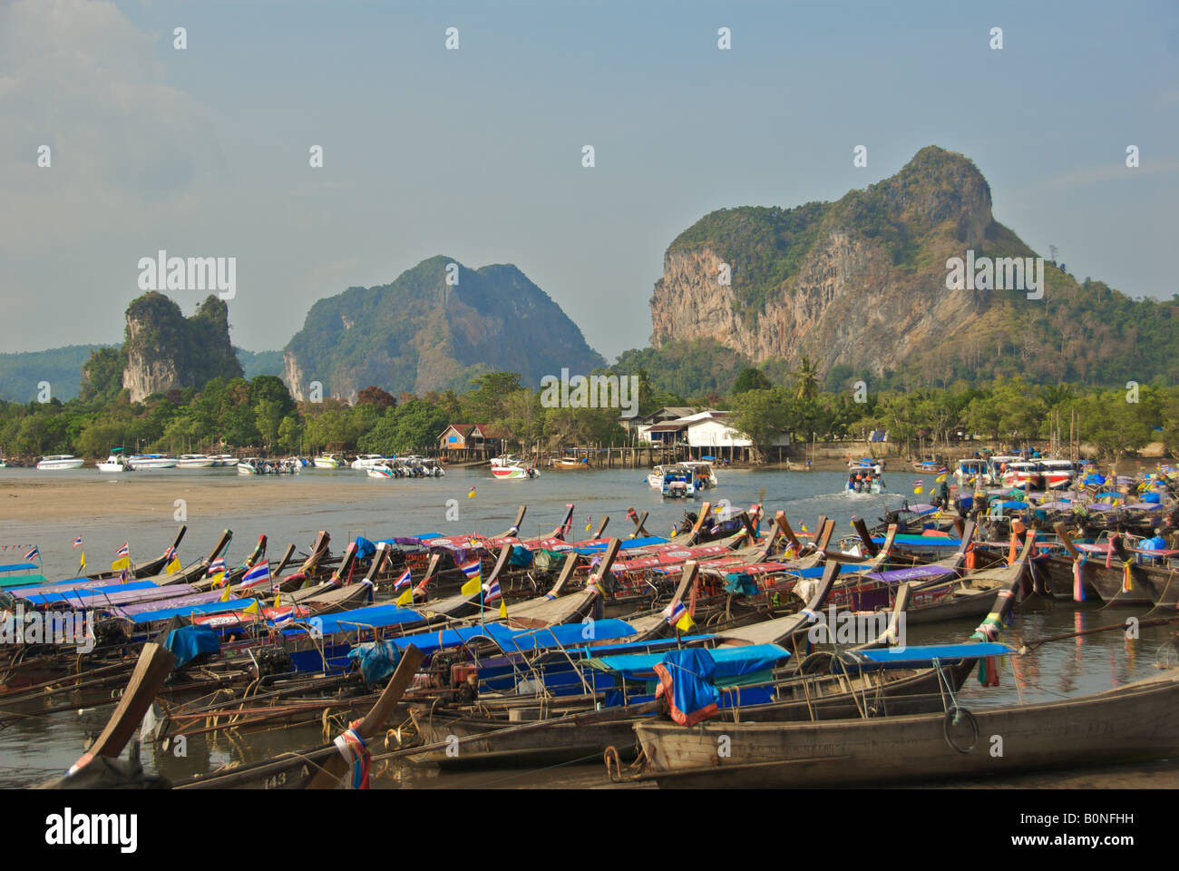 Lange Rute Boote Hafen Ao Nang Krabi Provinz Thailand Stockfoto