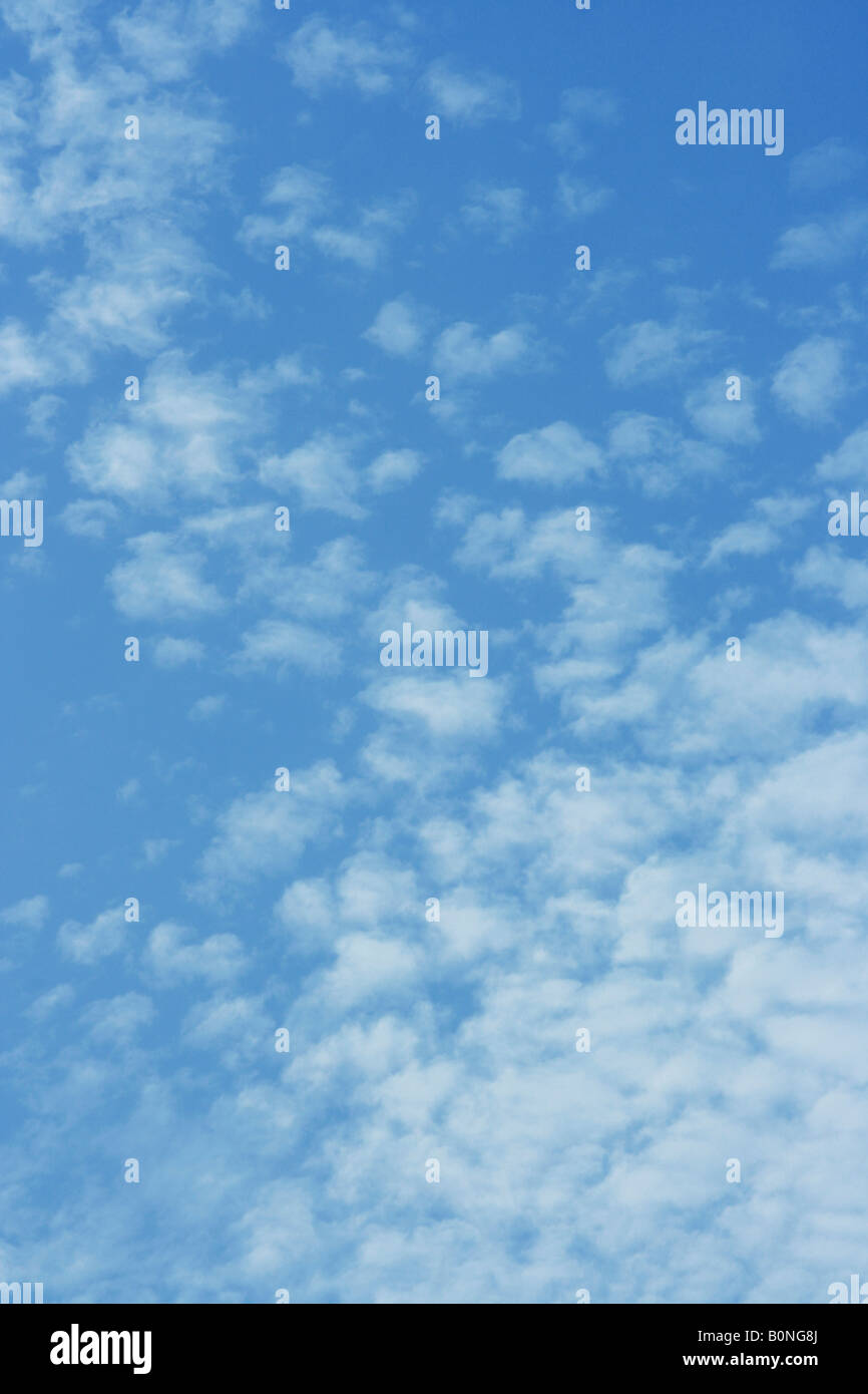Patch von Wolken am Himmel Stockfoto