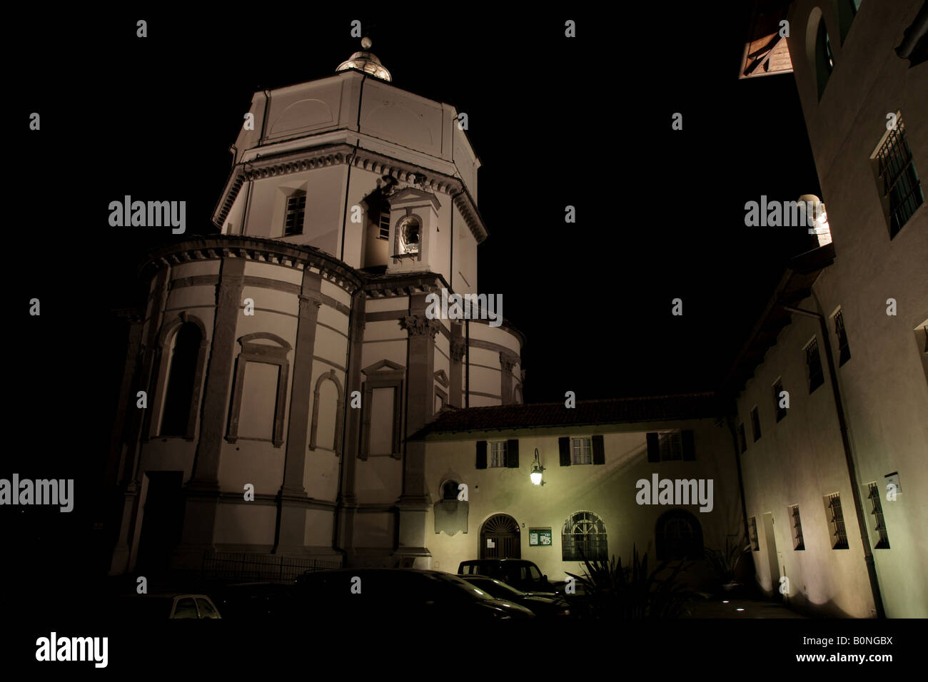 Montagna Museum und Cappuccini Kirche in der Nacht. Stockfoto