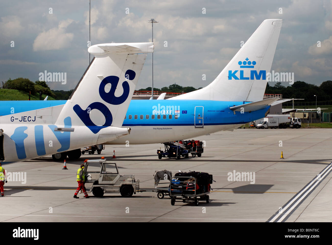 Flybe und KLM Flugzeug Stockfoto