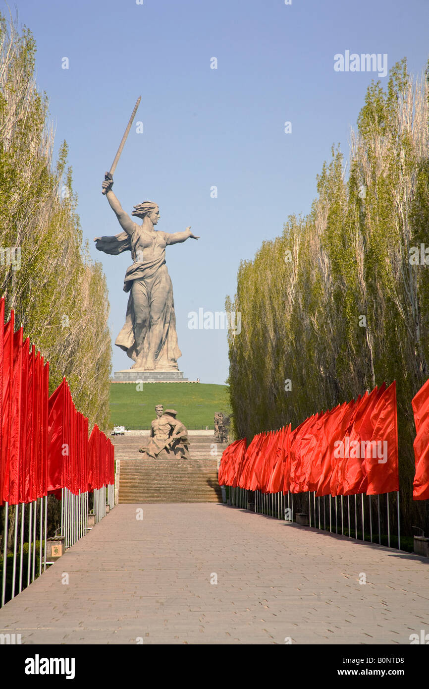 Motherland Calling Statue am Gipfel des Mamajew Kurgan, Markierung Rote Armee tot aus der Belagerung von Stalingrad, Volgograd, Russland Stockfoto