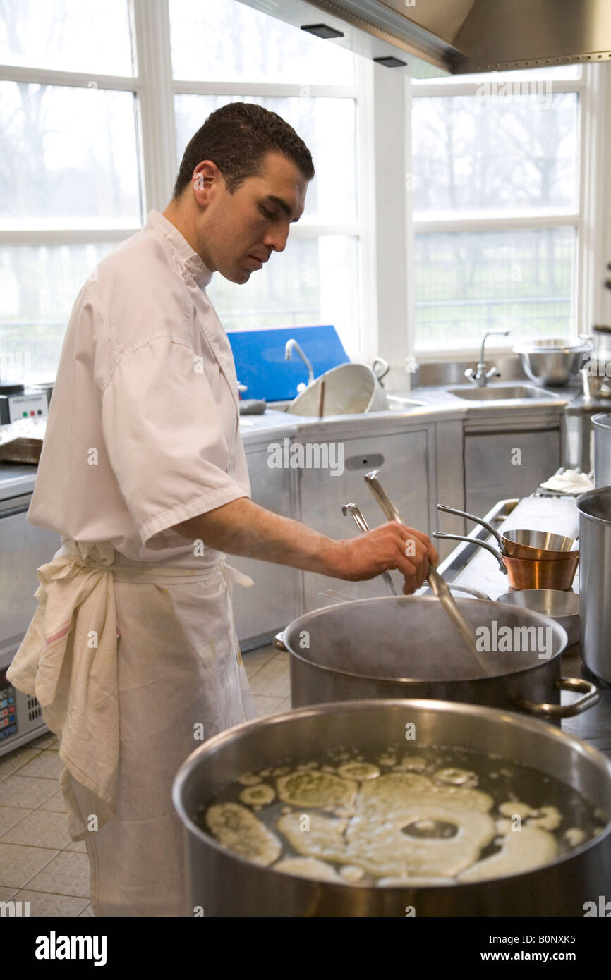 Vorbereitungen vor der Premiere von Gordon Ramsays neues Restaurant im Trianon Palace Hotel in Versailles, Frankreich 2008 Stockfoto