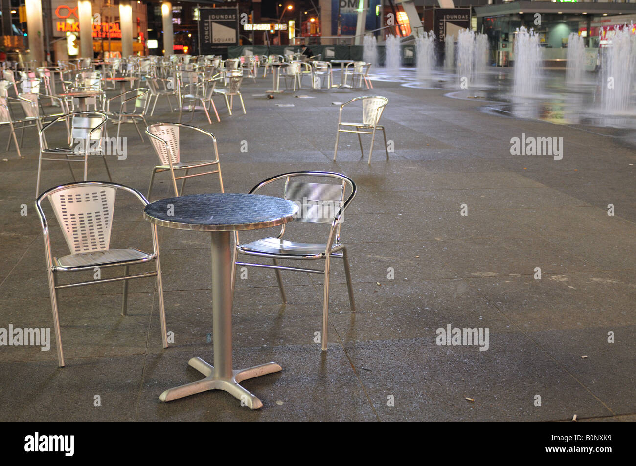 Yonge-Dundas Square, leere, Nacht, Toronto, Ontario, Kanada Stockfoto