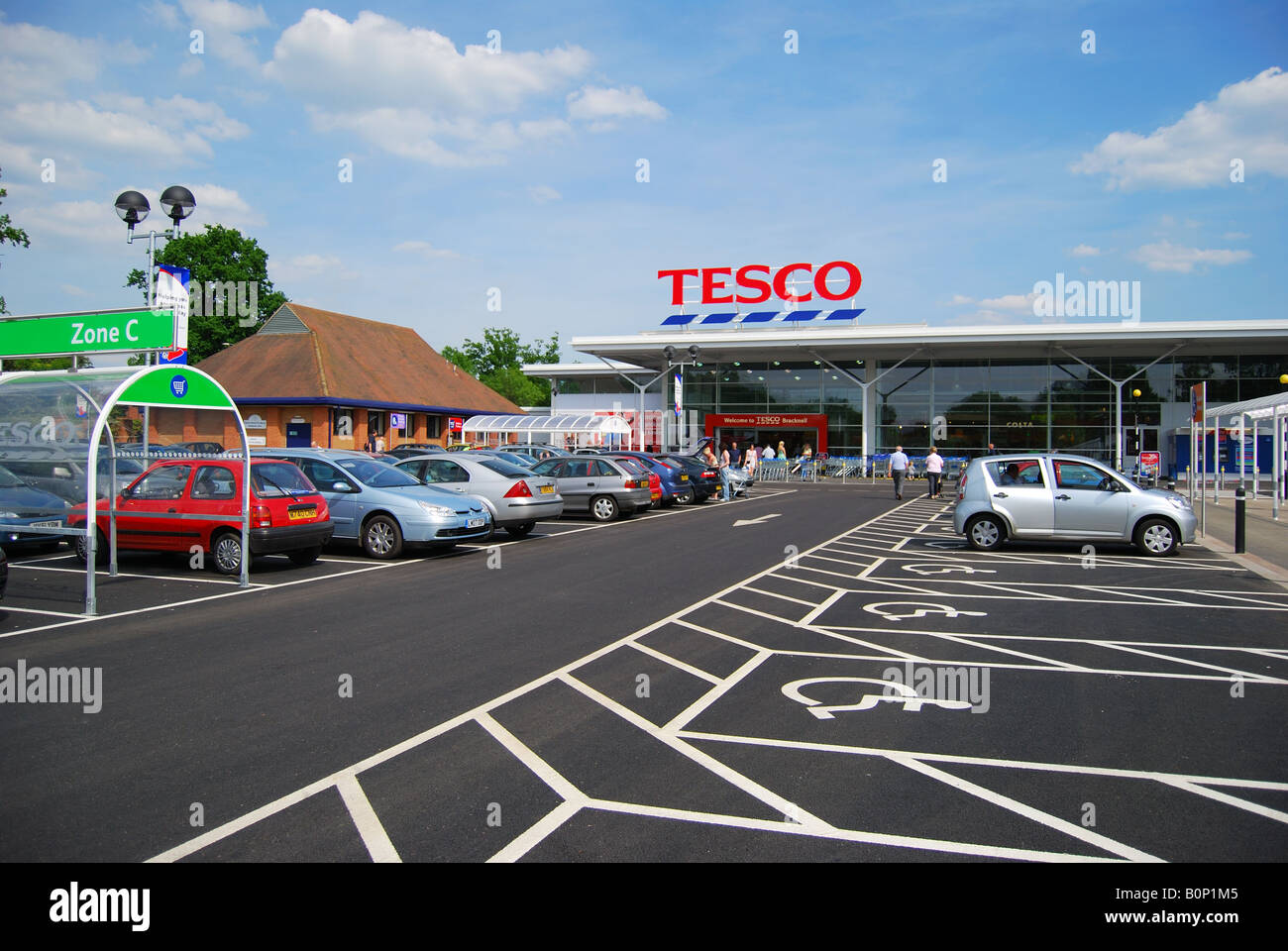 Tesco Supermarkt, Martins Heron, Berkshire, England, Vereinigtes Königreich Stockfoto