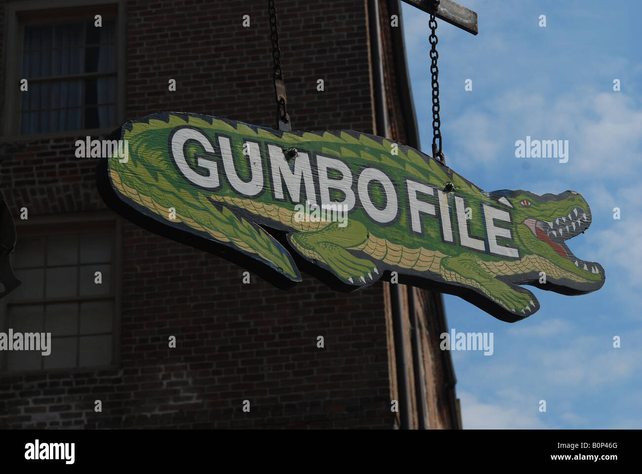 Gumbo Datei Restaurant Zeichen im French Quarter von New Orleans, Louisiana. Stockfoto