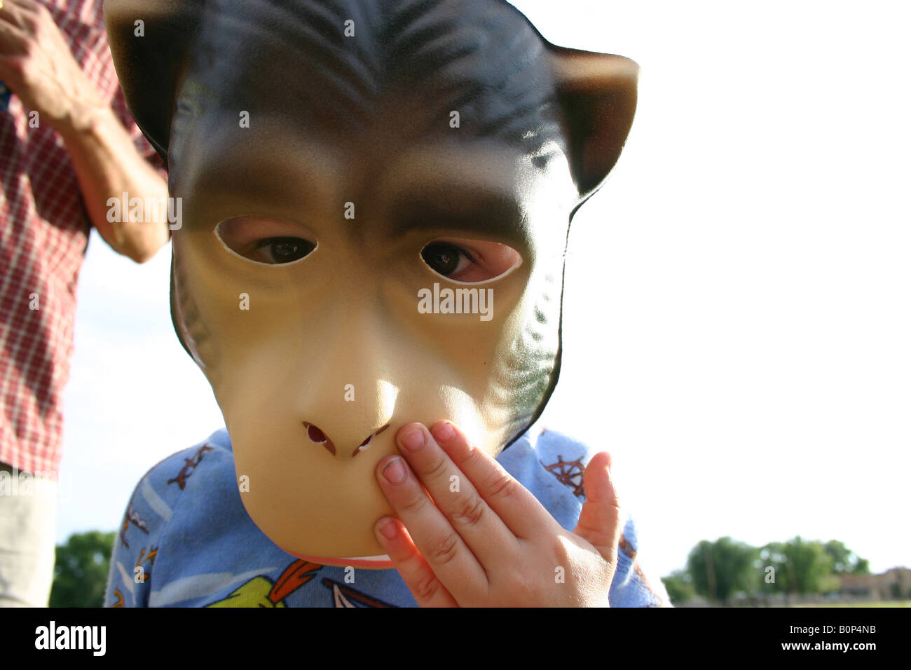 Kind mit tierischen Party Maske Stockfoto