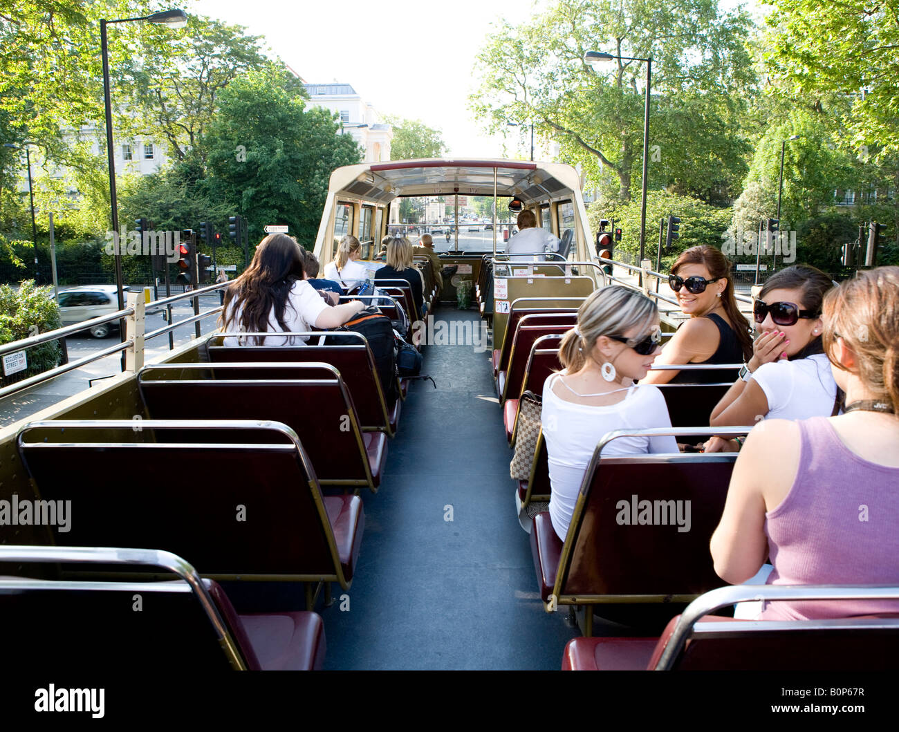 Blick von einer offenen Top Touristenbus In Europa Park Lane London UK Stockfoto
