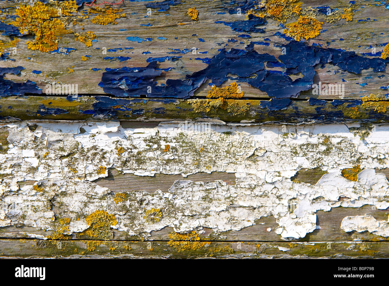 Holzplatten auf einem alten Holzboot hautnah Stockfoto